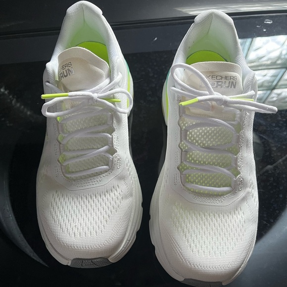 Skechers Max Cushioning Arch Fit 2.0 Avenida - Picture 4 of 6